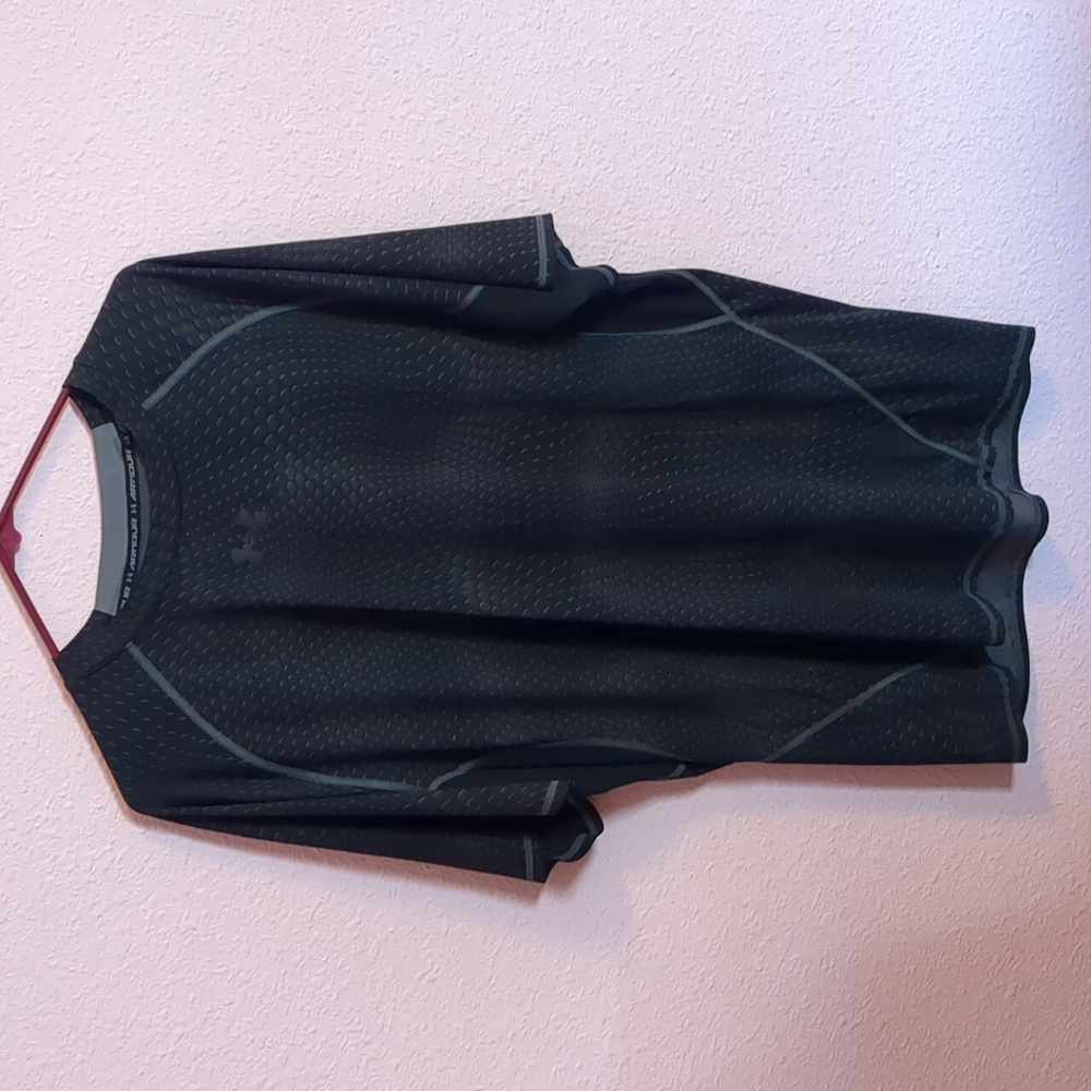 Under Armour men's compression shirt Size XL